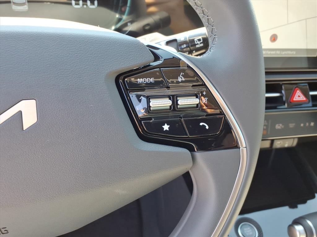 New 2025 Kia Niro EX image 21