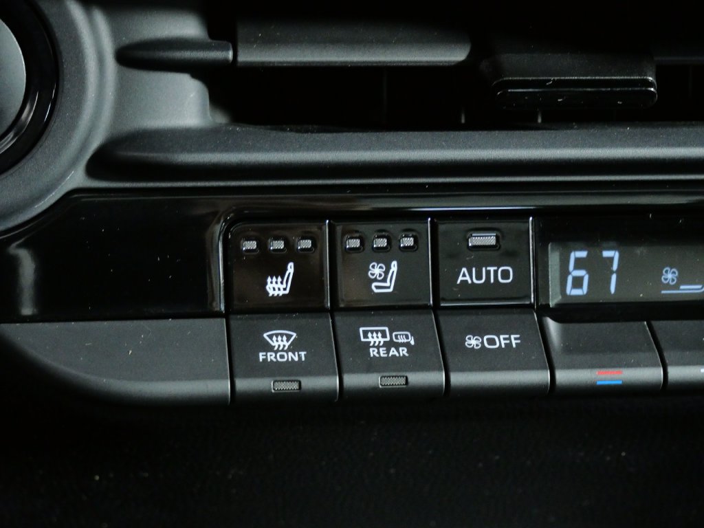 Used 2023 Toyota Crown AWD/4WD image 23