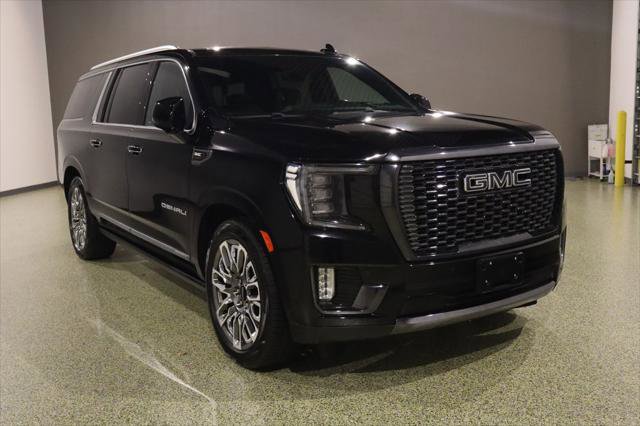 Used 2023 GMC Yukon XL Denali Ultimate image 1