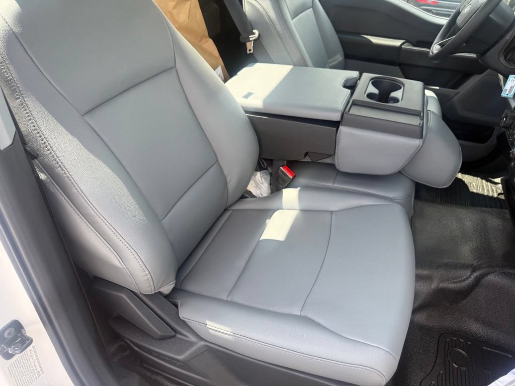 New 2026 Ford F550 2WD Regular Cab Super Duty image 38