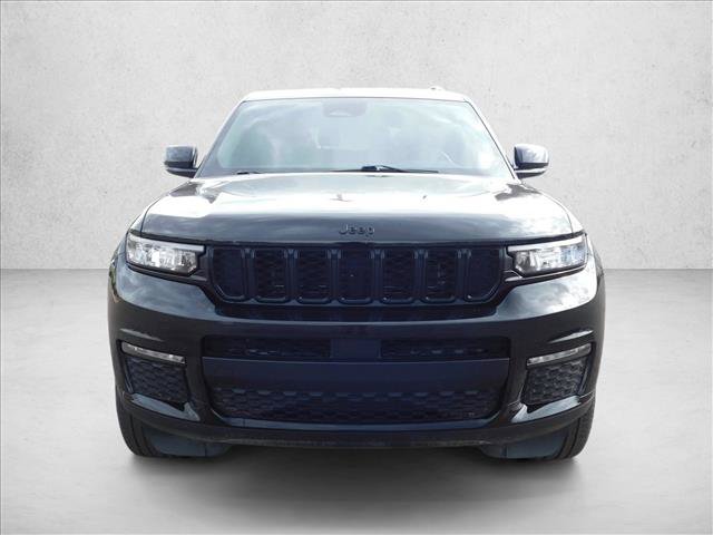 Used 2025 Jeep Grand Cherokee L Limited w/ Black Appearance Package AWD/4WD video 4