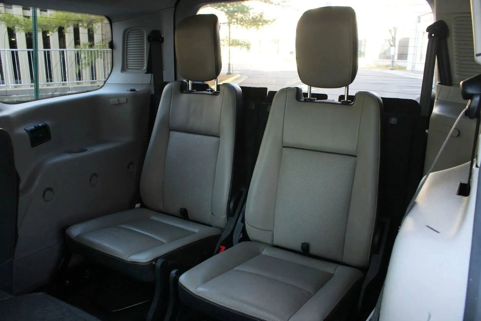 Used 2014 Ford Transit Connect Titanium FWD image 16