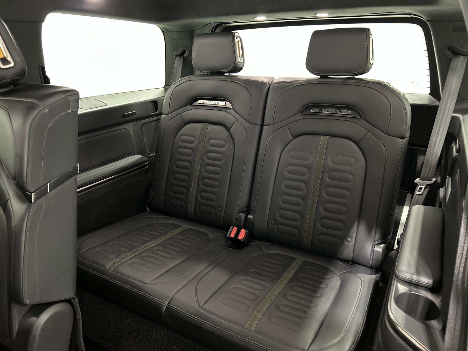 Used 2024 Rivian R1S Adventure AWD/4WD image 22