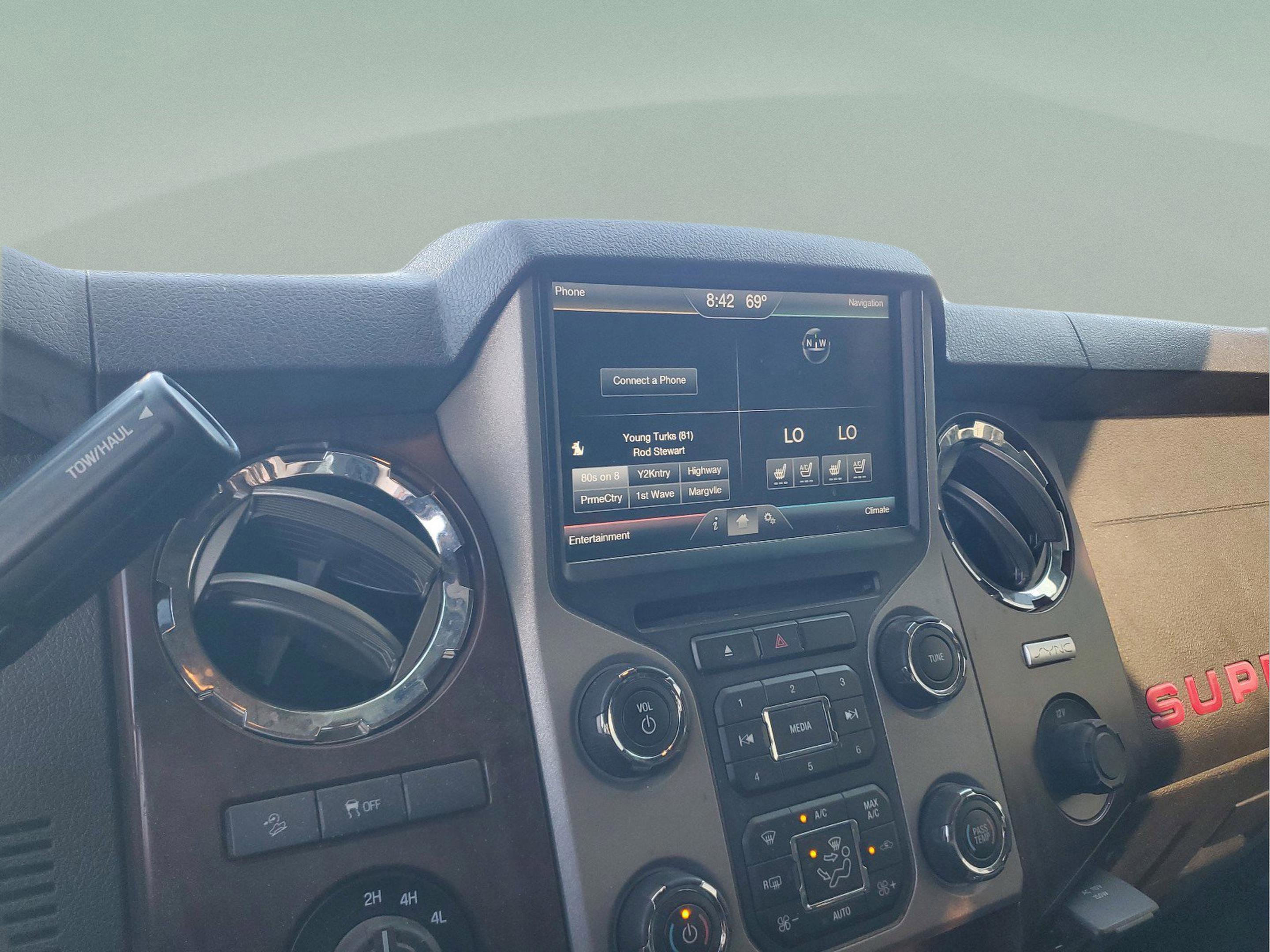 Used 2016 Ford F250 Lariat w/ Lariat Ultimate Package AWD/4WD image 17