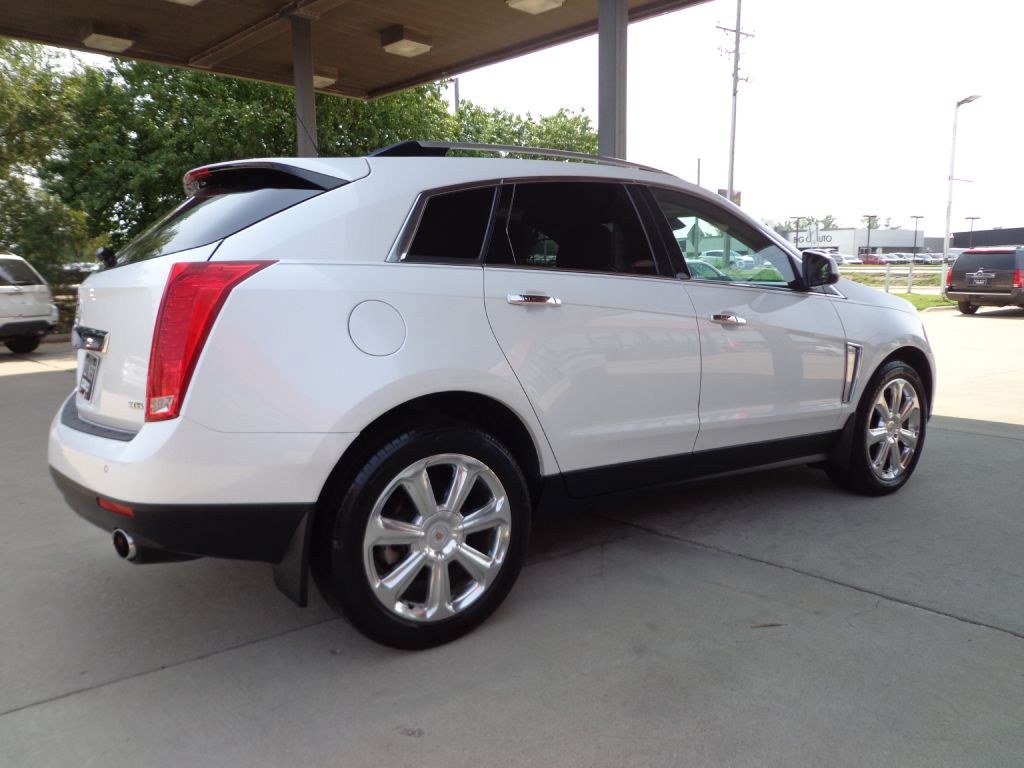 Used 2016 Cadillac SRX Performance w/ Driver Awareness Package AWD/4WD image 4