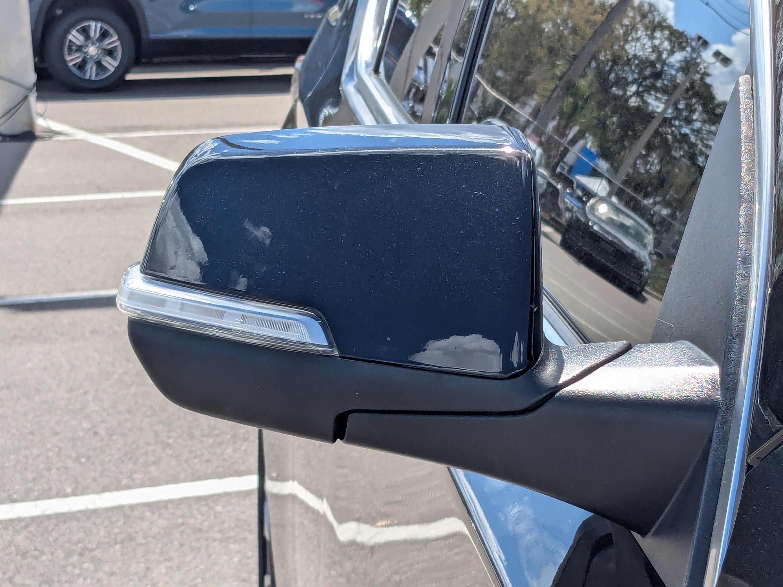 Used 2023 Chevrolet Traverse LT image 11