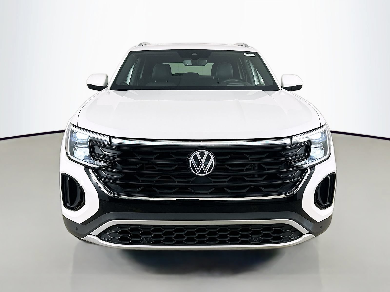 Certified 2025 Volkswagen Atlas Cross Sport SEL AWD/4WD image 2