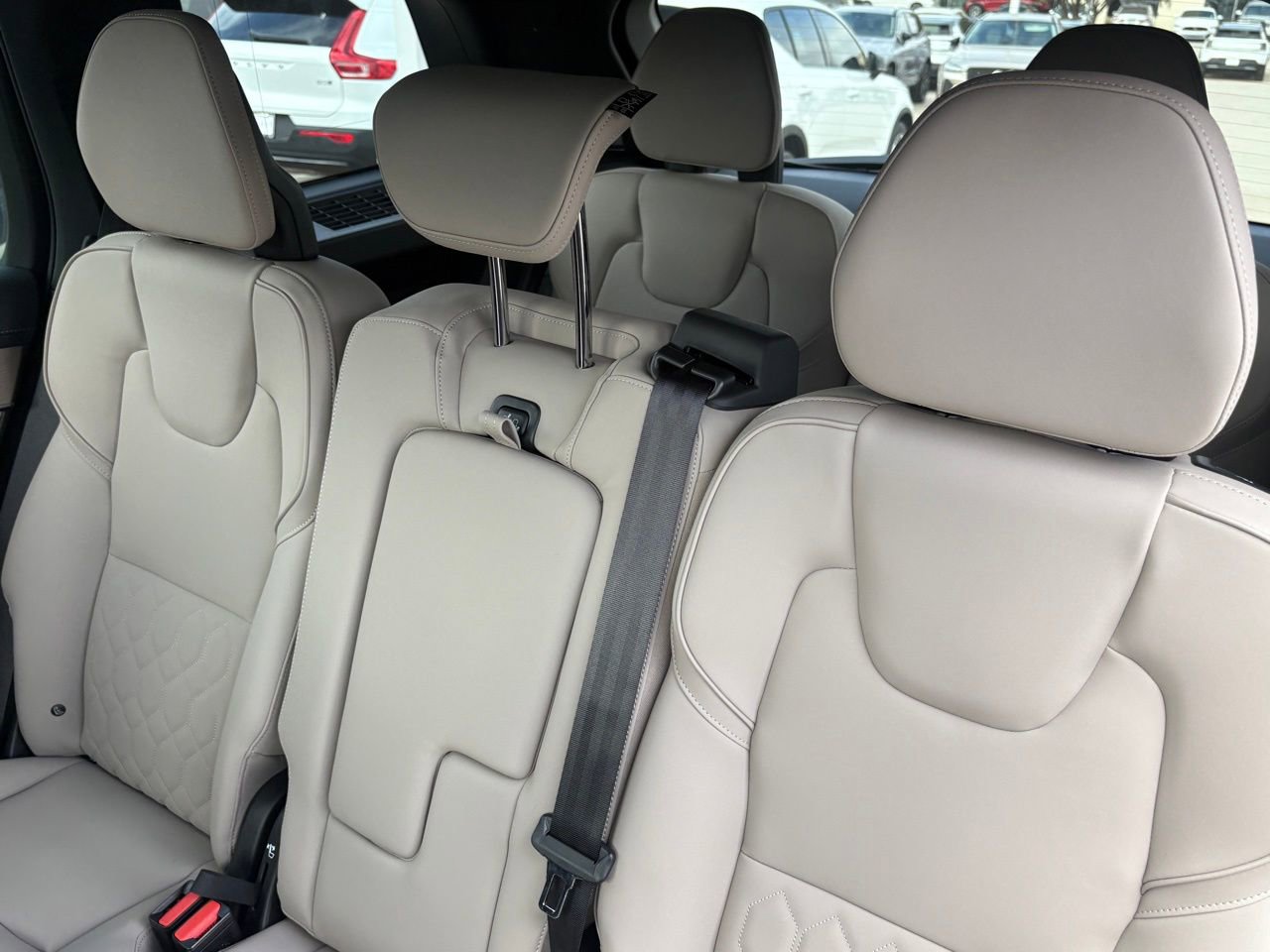 New 2026 Volvo XC90 T8 Plus image 25