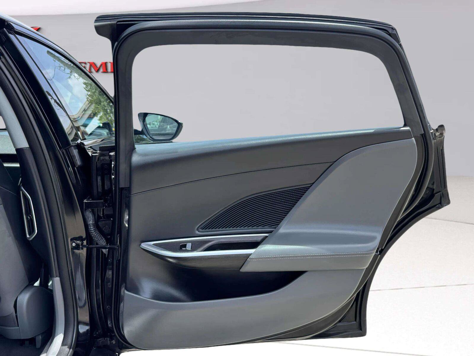 Used 2025 Lucid Air Pure RWD image 53