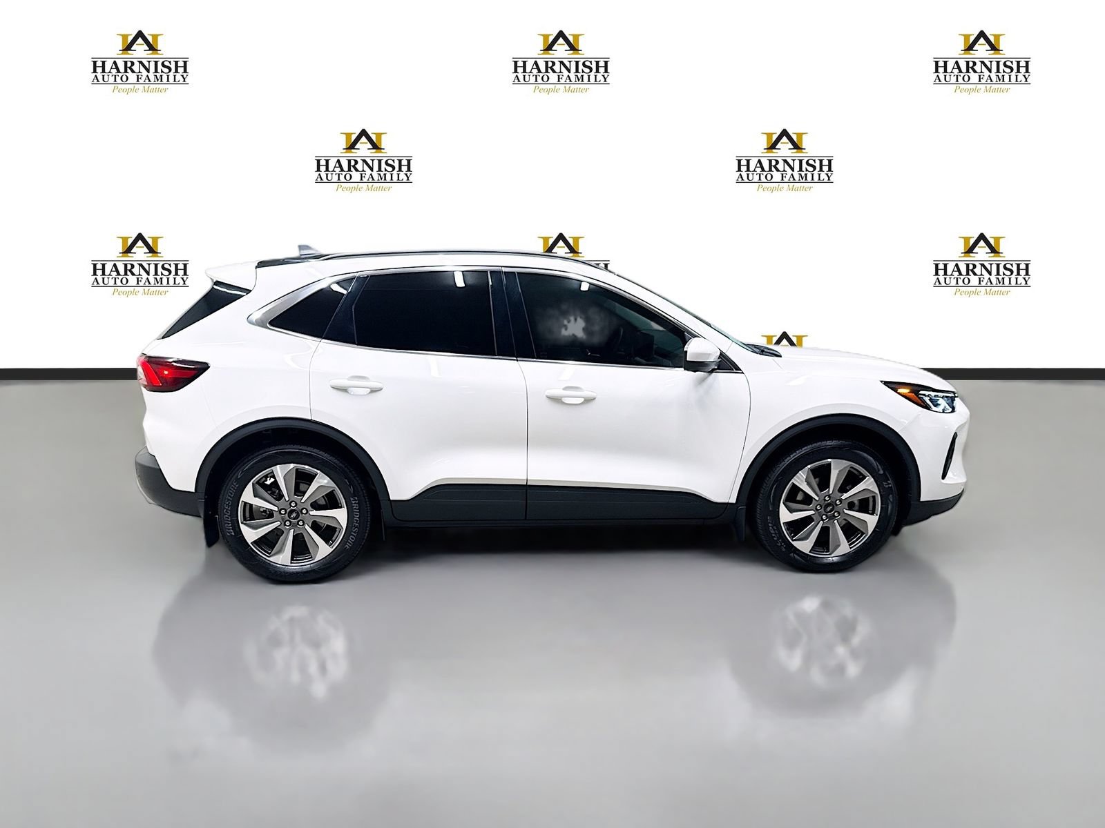 Used 2025 Ford Escape Platinum w/ Premium Technology Package AWD/4WD image 5
