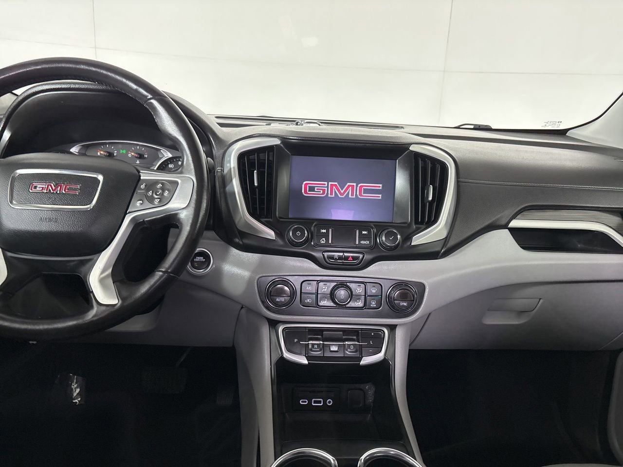 Used 2022 GMC Terrain SLT w/ LPO, Floor Liner Package image 23