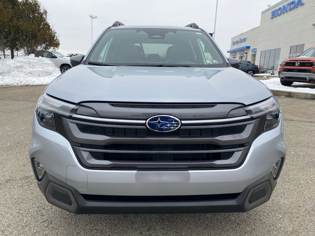 Used 2025 Subaru Forester Limited image 8