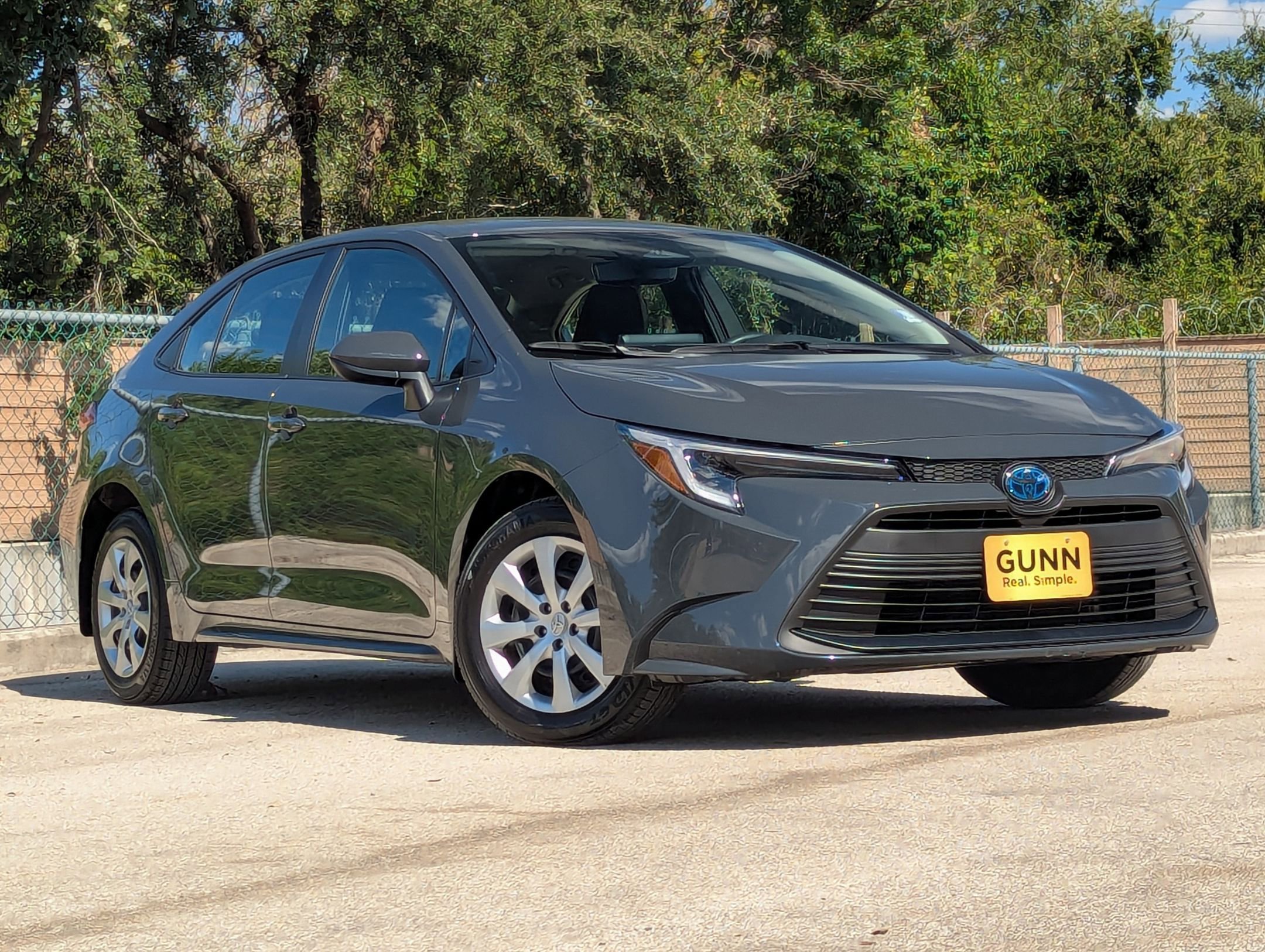 Used 2024 Toyota Corolla LE video 2