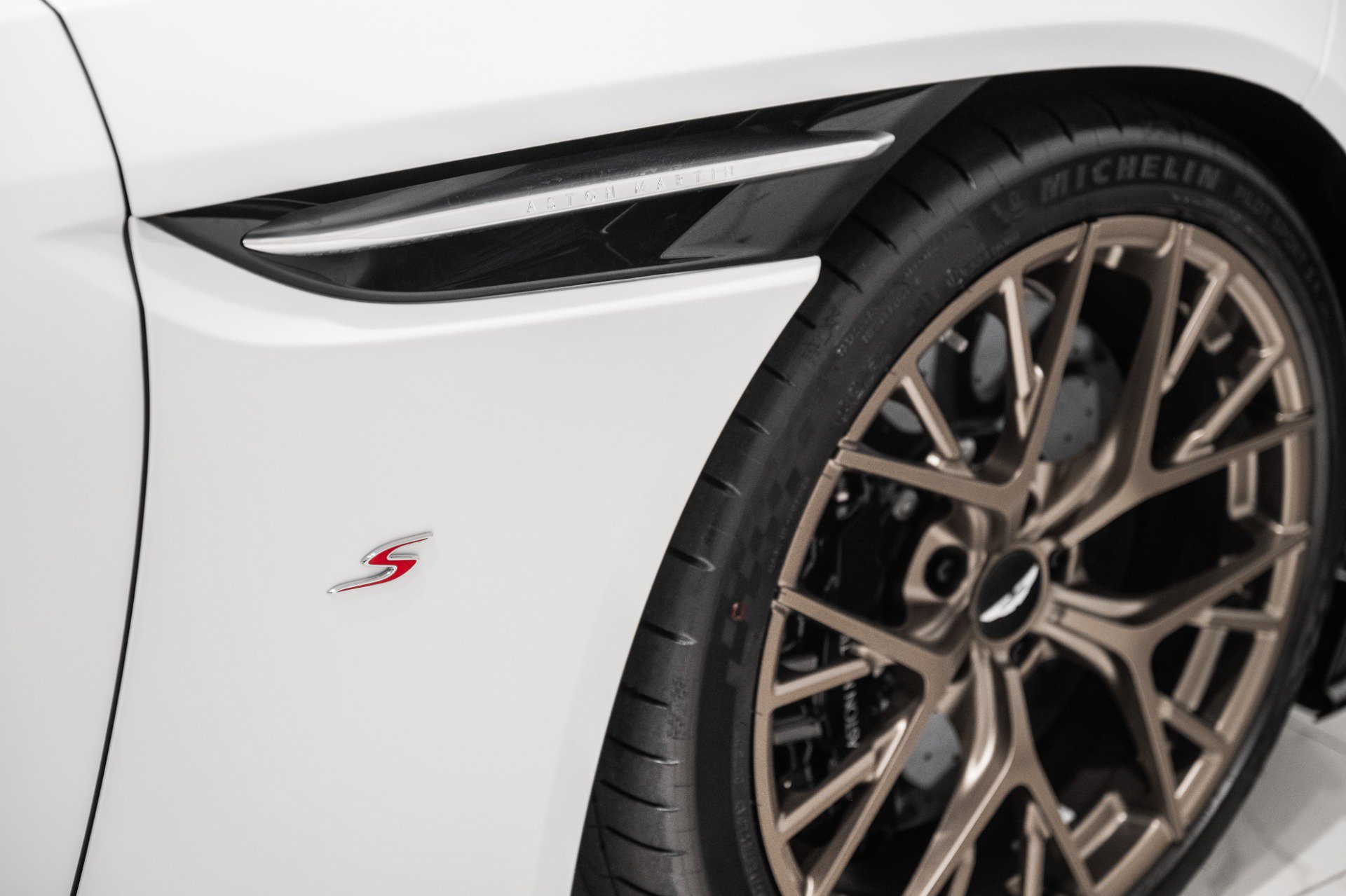 New 2026 Aston Martin DB12 Convertible RWD image 9