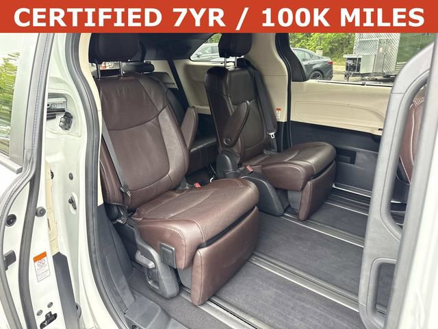 Used 2022 Toyota Sienna Platinum AWD/4WD image 11