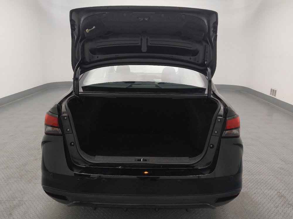 Used 2021 Nissan Versa SV FWD image 29