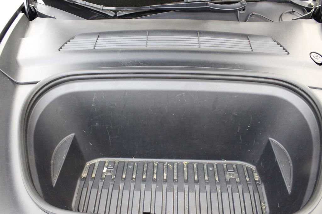 Used 2022 Tesla Model Y Long Range image 27