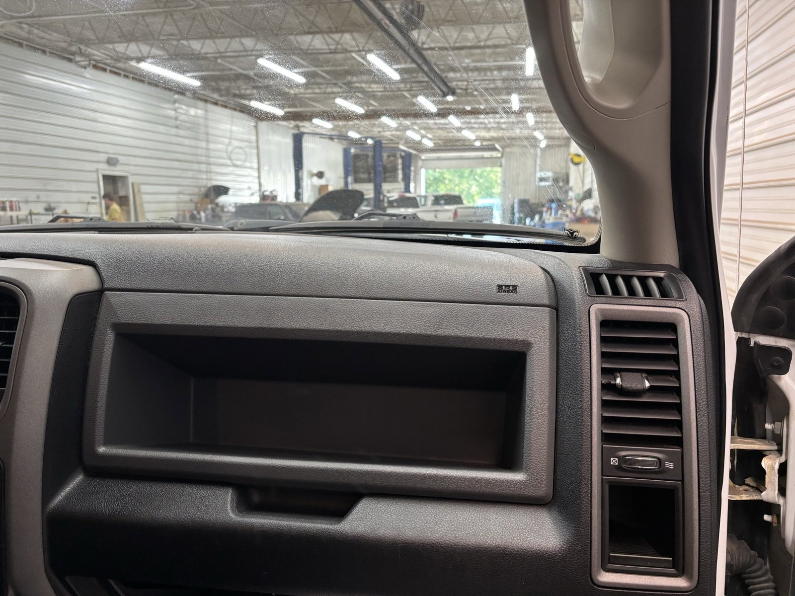 Used 2018 RAM 3500 Tradesman w/ Snow Chief Group image 30