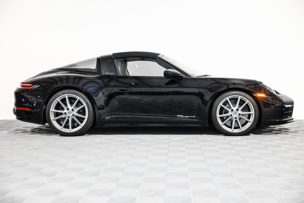 Used 2021 Porsche 911 Targa 4S image 2
