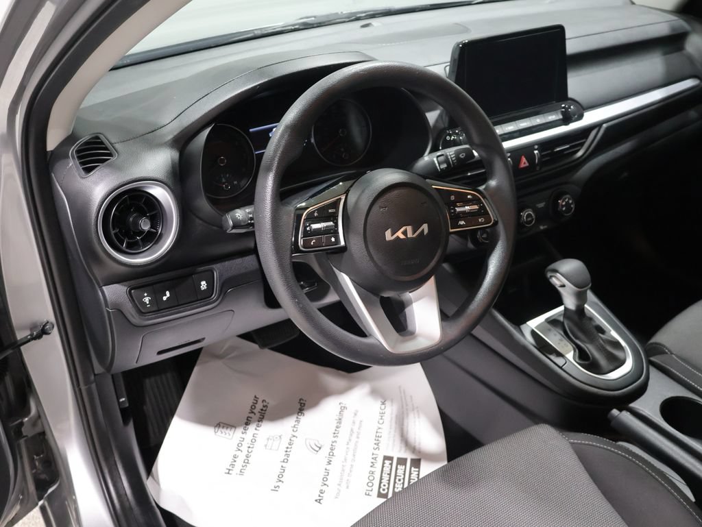 Used 2023 Kia Forte LXS w/ LXS Technology Package FWD image 15