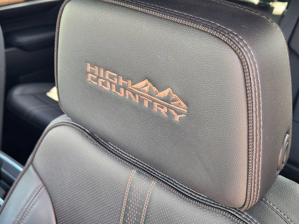 Certified 2025 Chevrolet Silverado 1500 High Country w/ High Country Premium Package AWD/4WD image 15