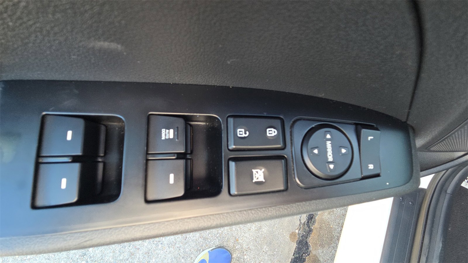 Used 2019 Hyundai Elantra SE w/ Cargo Package image 23