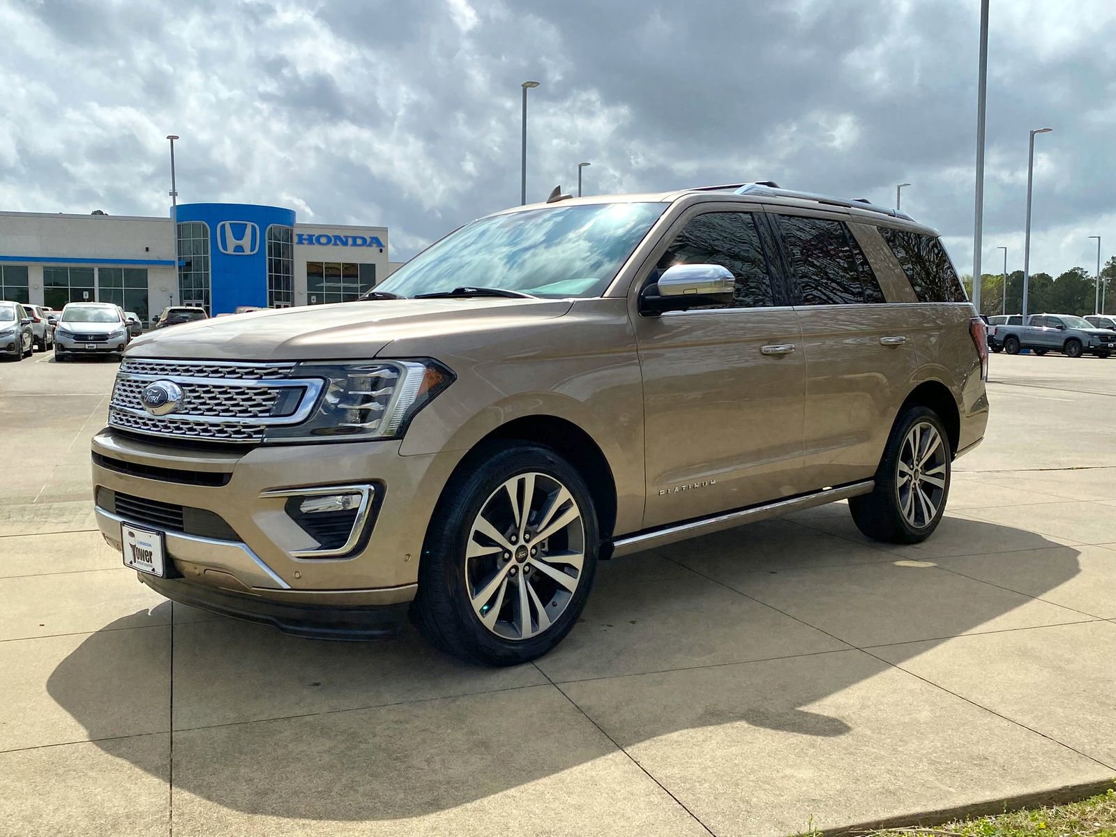 Used 2020 Ford Expedition Platinum image 3