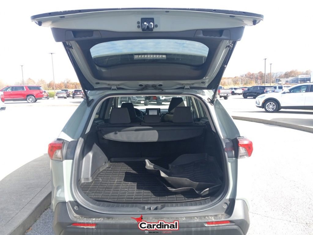 Used 2021 Toyota RAV4 XLE image 10