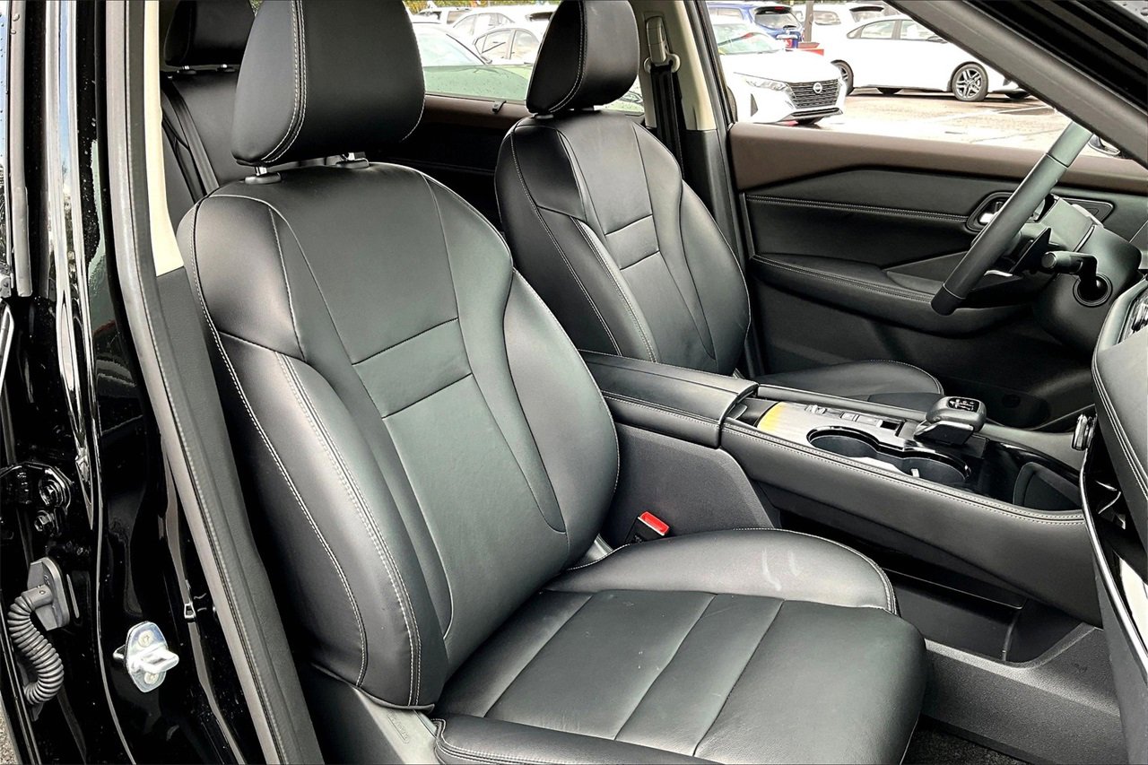 Used 2023 Nissan Rogue SL w/ SL Premium Package image 29