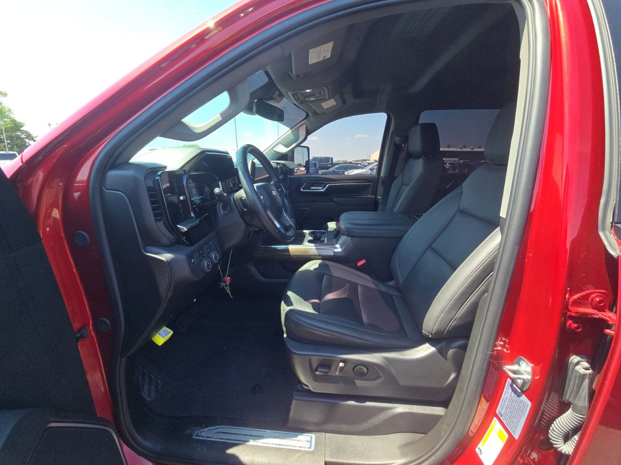 Used 2024 Chevrolet Silverado 2500 LT image 7