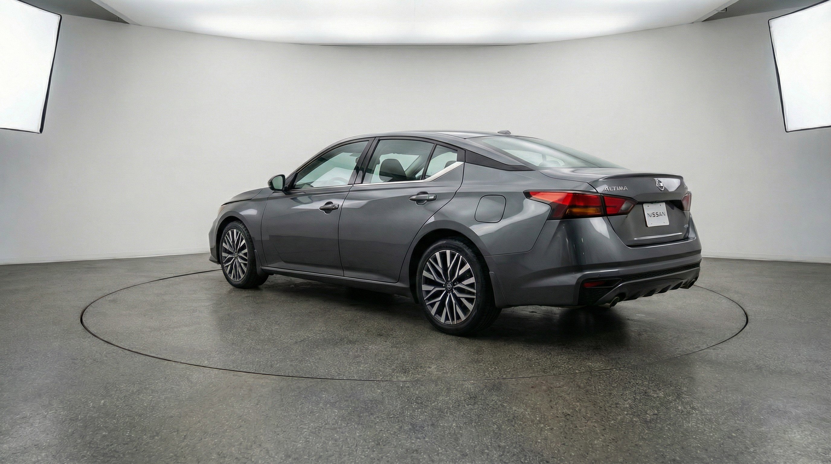 Used 2025 Nissan Altima 2.5 SV FWD image 6