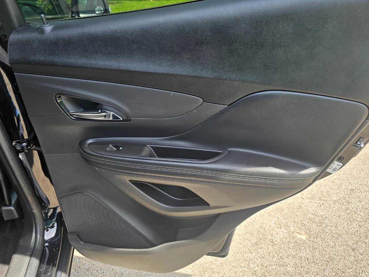 Used 2019 Buick Encore Preferred AWD/4WD image 17