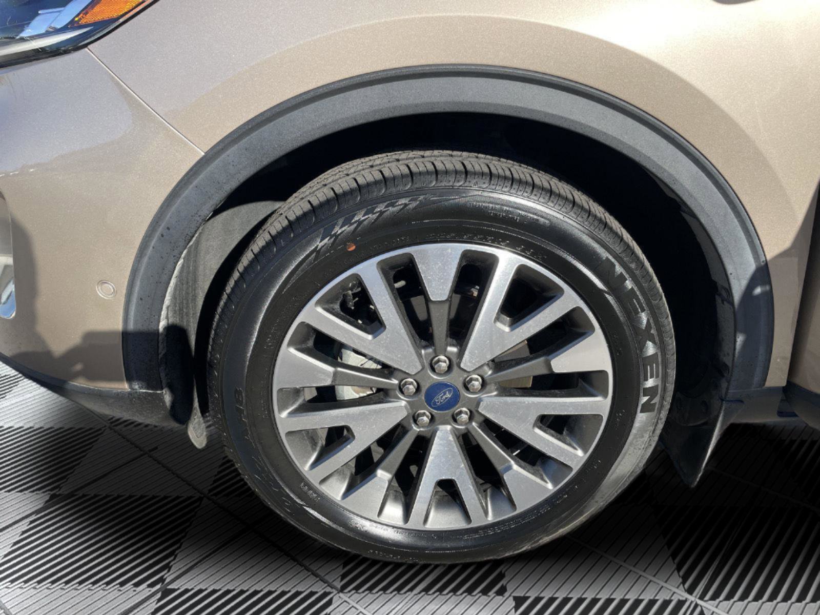 Used 2021 Ford Escape Titanium w/ Class II Trailer Tow Package image 13