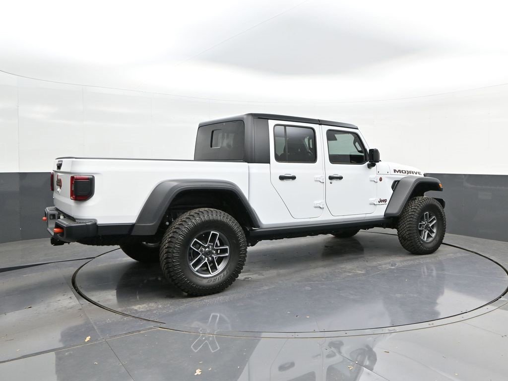 Used 2025 Jeep Gladiator Mojave w/ Convenience Group image 15