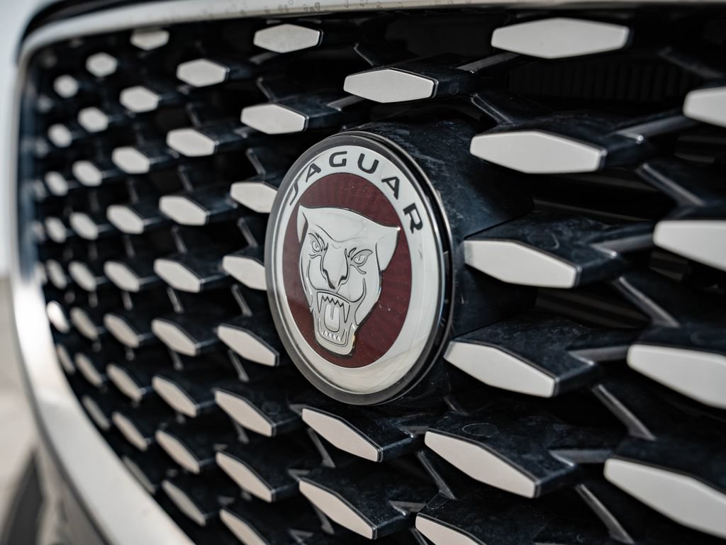 Used 2023 Jaguar F-PACE S AWD/4WD image 3