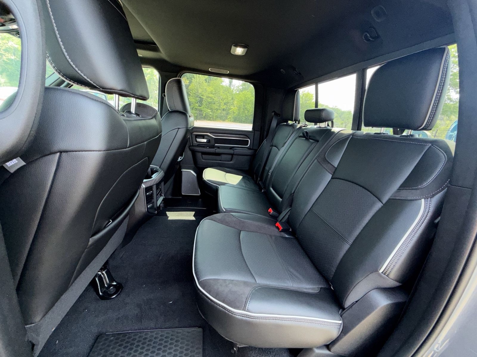 New 2026 RAM 2500 Laramie AWD/4WD image 24