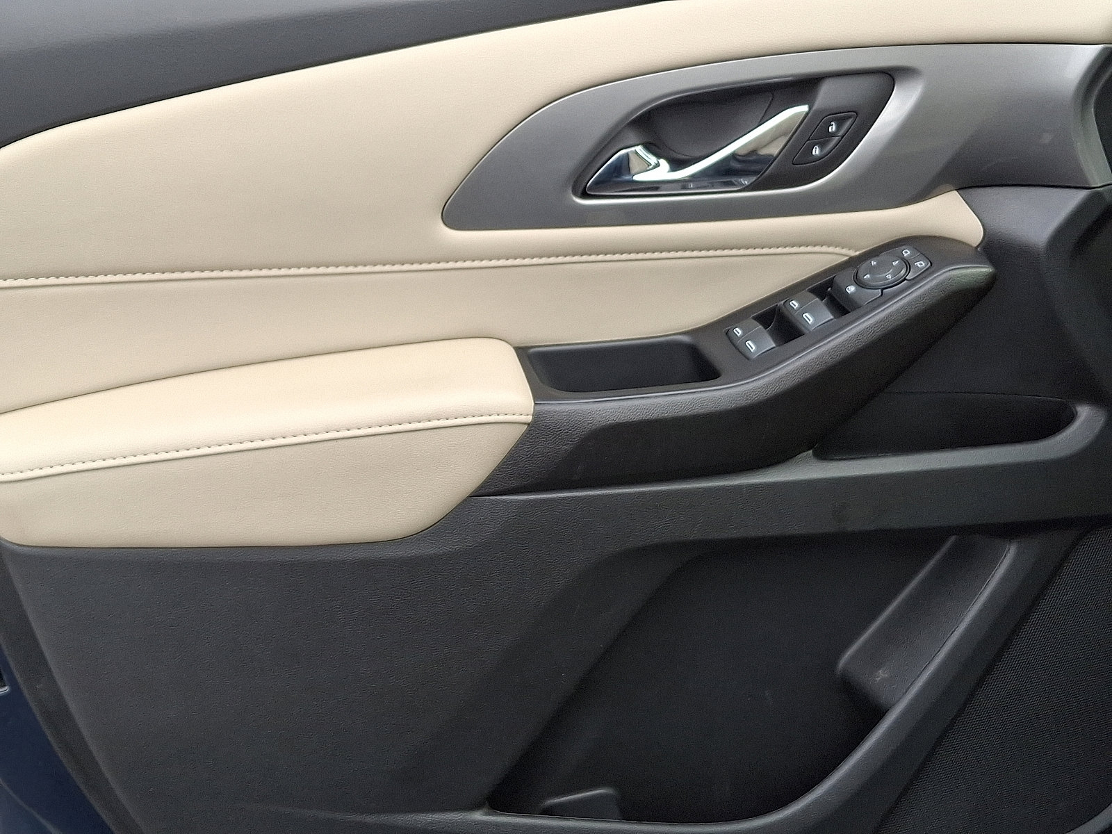 Certified 2023 Chevrolet Traverse LS image 13