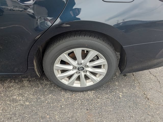 Used 2019 Toyota Camry LE FWD image 23