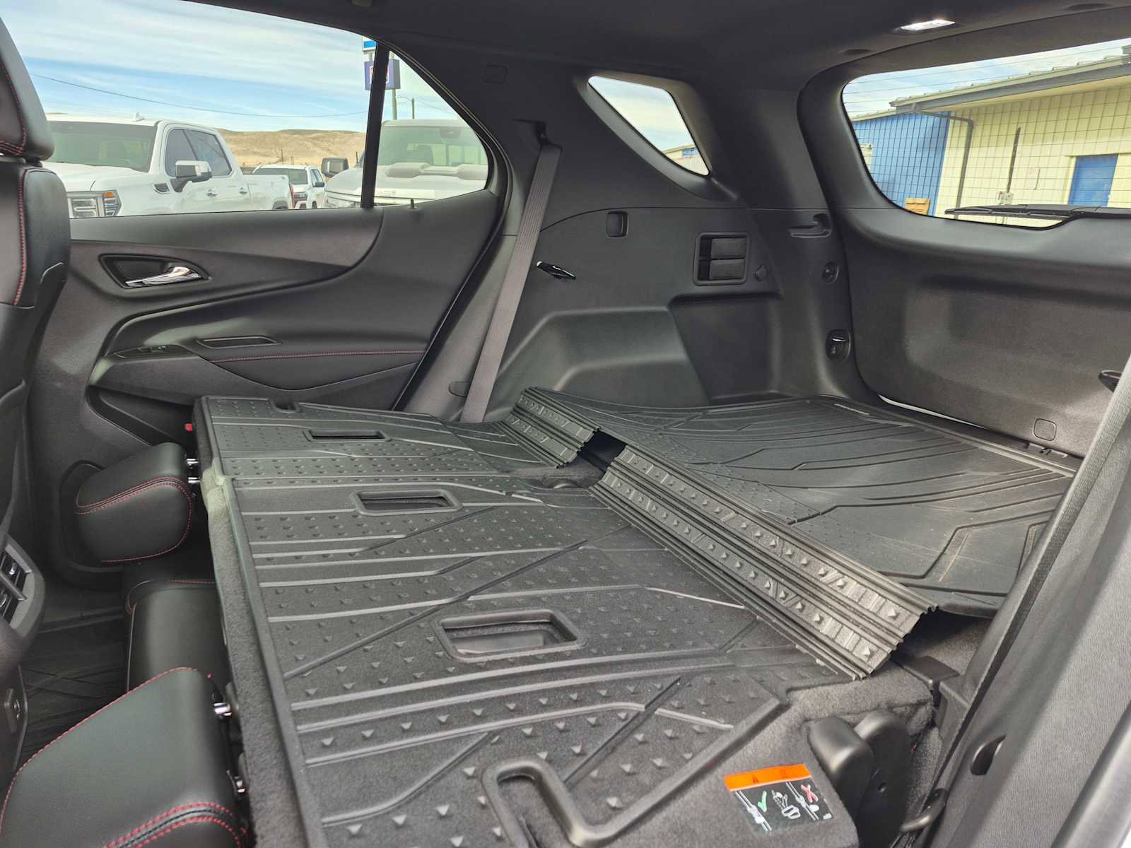 Used 2024 Chevrolet Equinox RS w/ RS Leather Package image 37