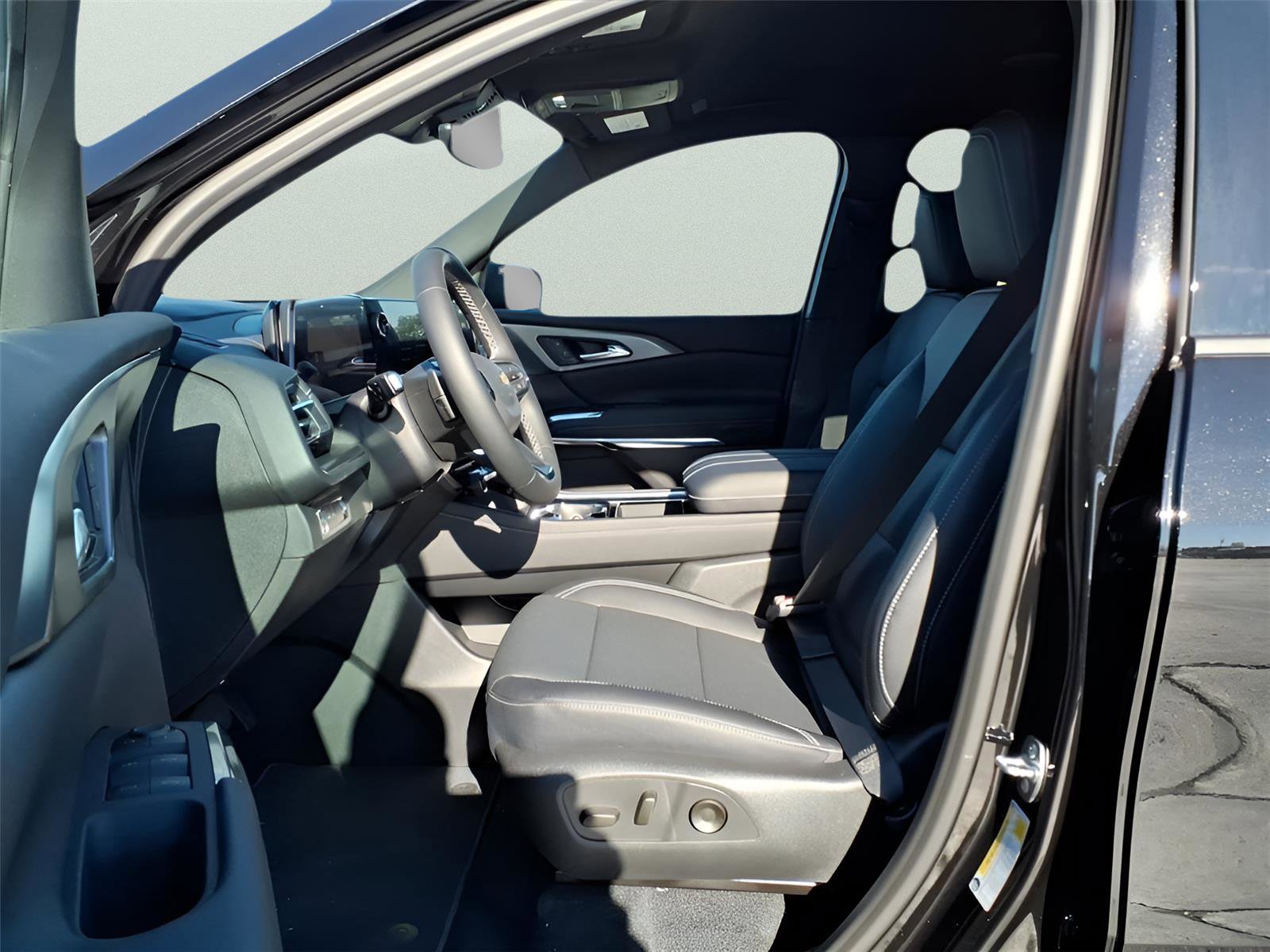 New 2026 Chevrolet Traverse LT w/ Driver Confidence Package image 16