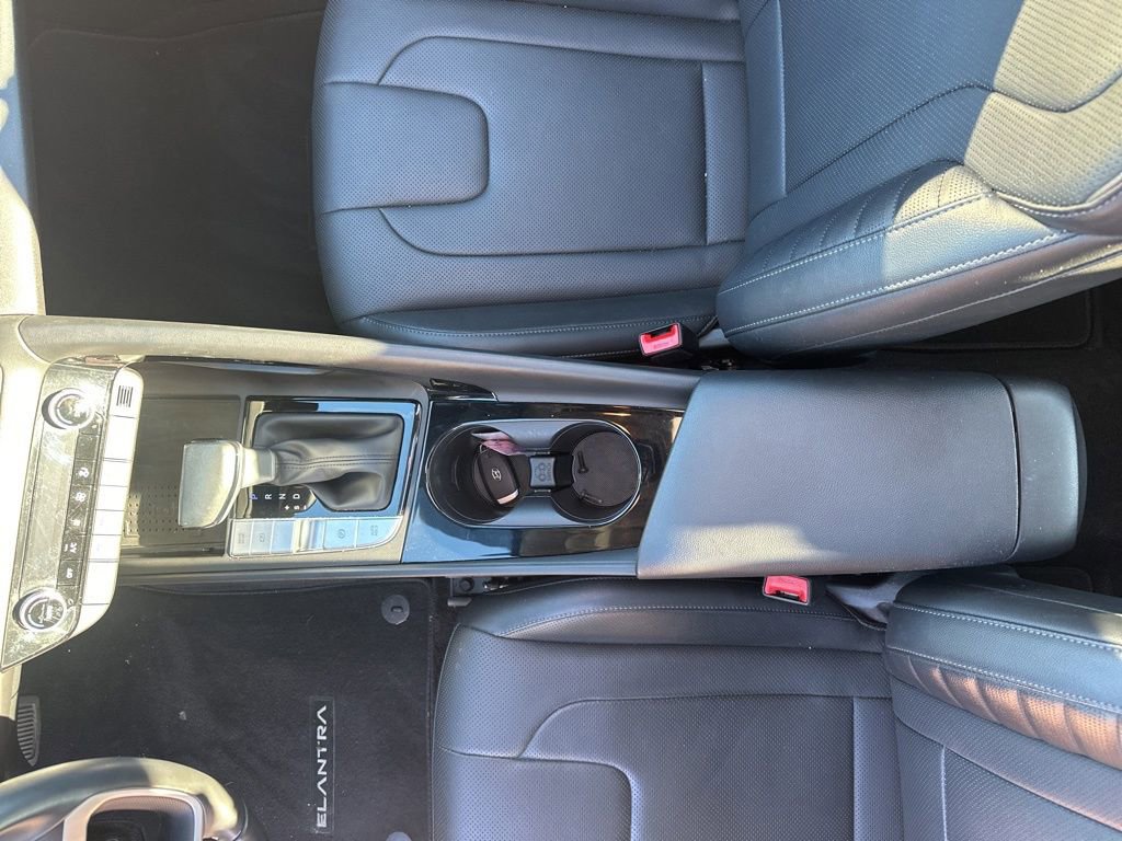 Used 2023 Hyundai Elantra Limited image 32