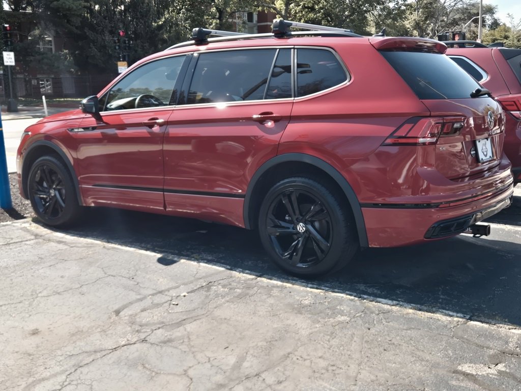 Used 2024 Volkswagen Tiguan SE R-Line image 6