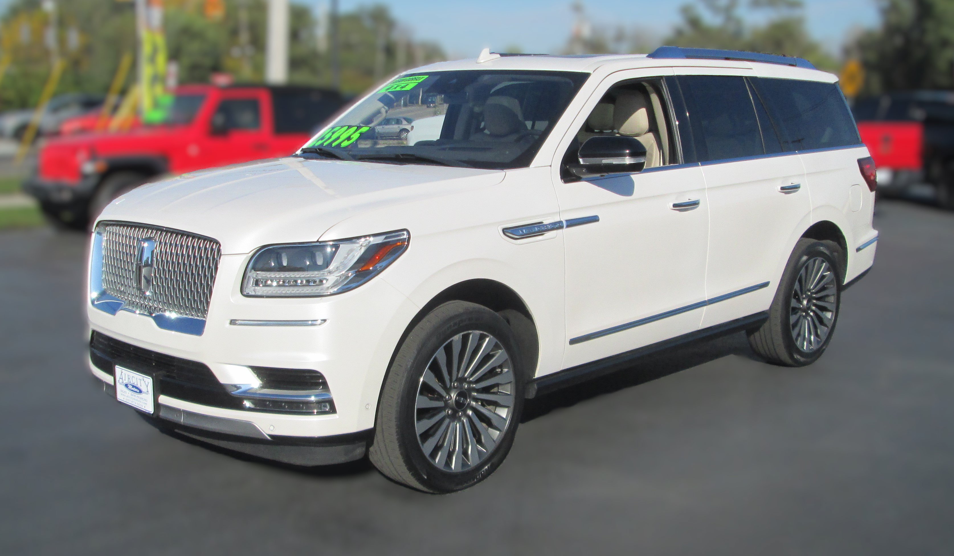 Used 2019 Lincoln Navigator Reserve AWD/4WD image 2