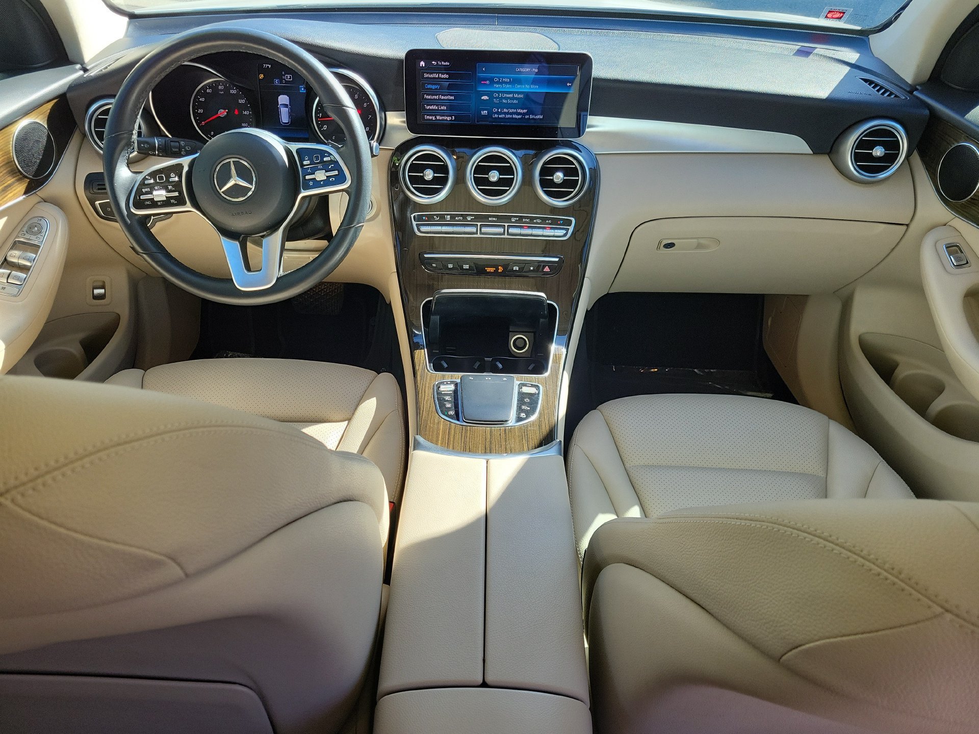 Used 2021 Mercedes-Benz GLC 300 w/ Premium Package image 4
