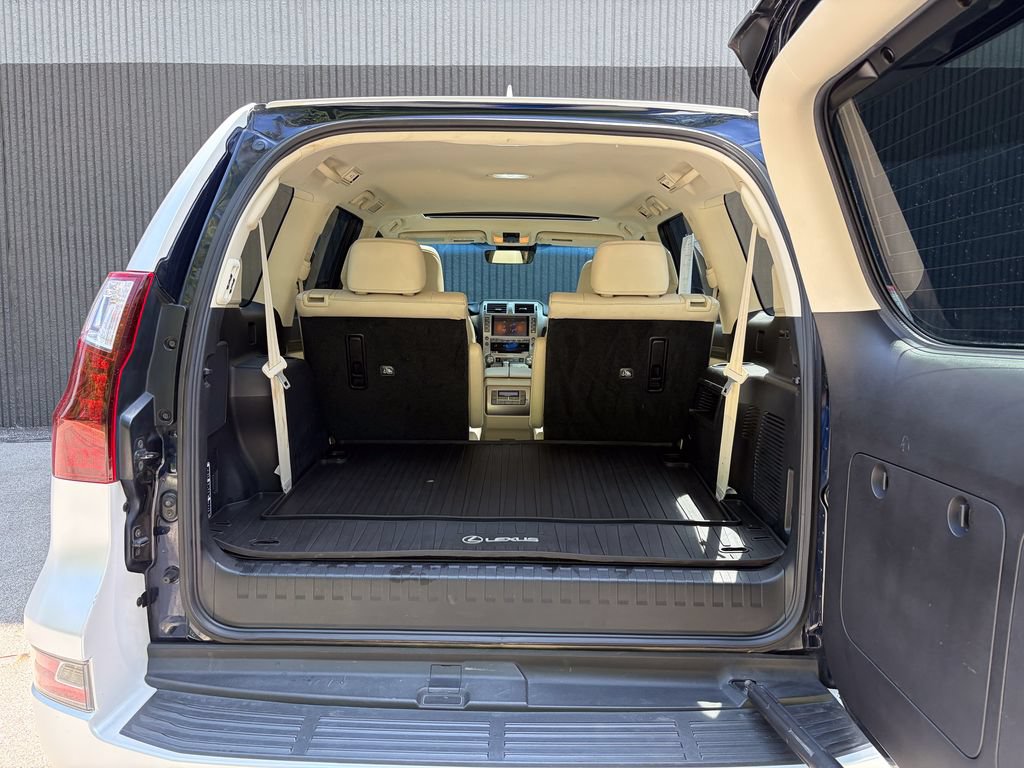 Used 2021 Lexus GX 460 Luxury w/ Sport Design Package AWD/4WD image 21