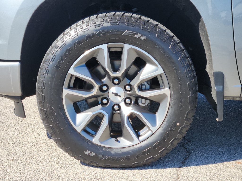Used 2024 Chevrolet Silverado 1500 RST AWD/4WD image 10