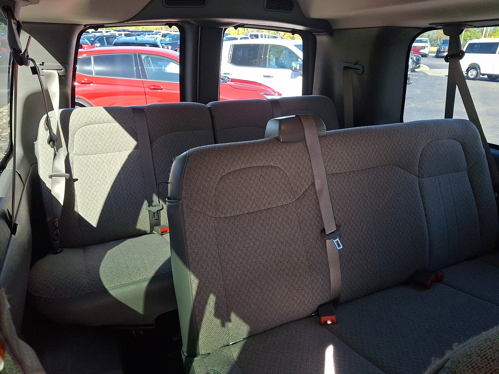 Used 2025 Chevrolet Express 3500 LT w/ LT Preferred Equipment Group RWD image 9