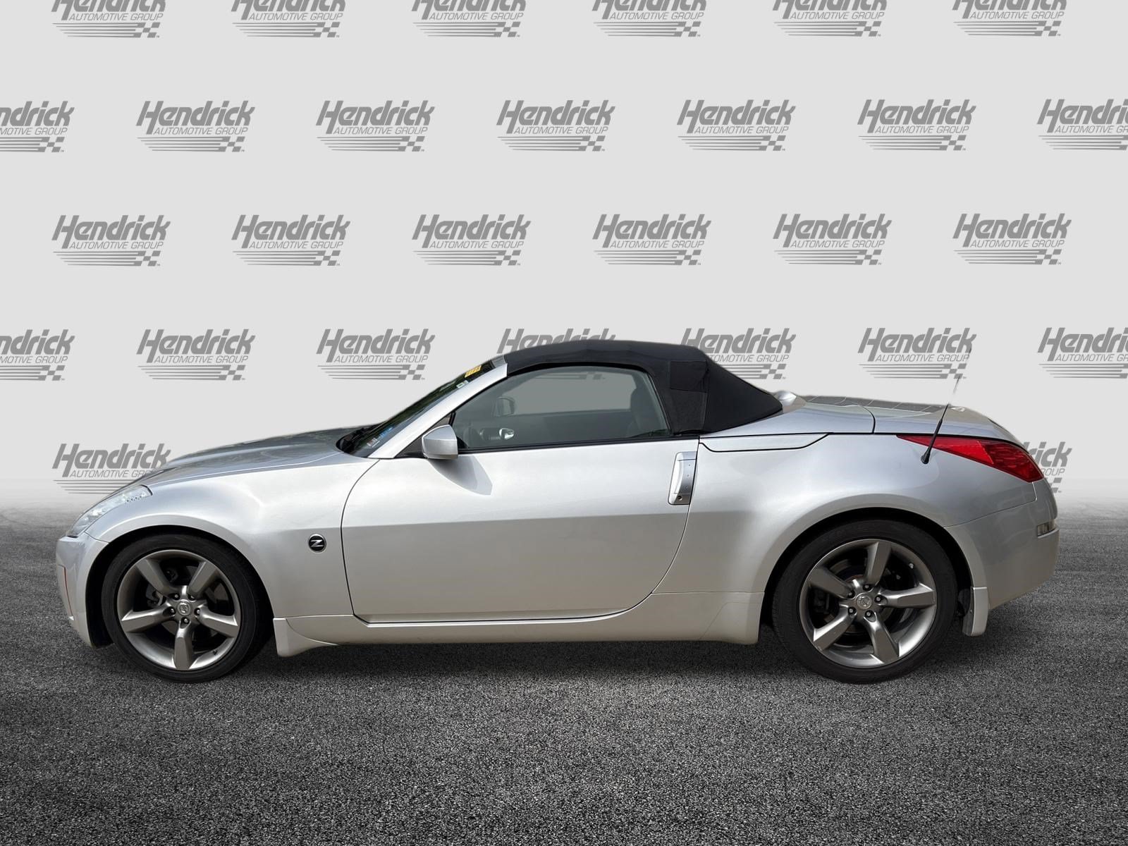 Used 2008 Nissan 350Z Touring RWD image 7