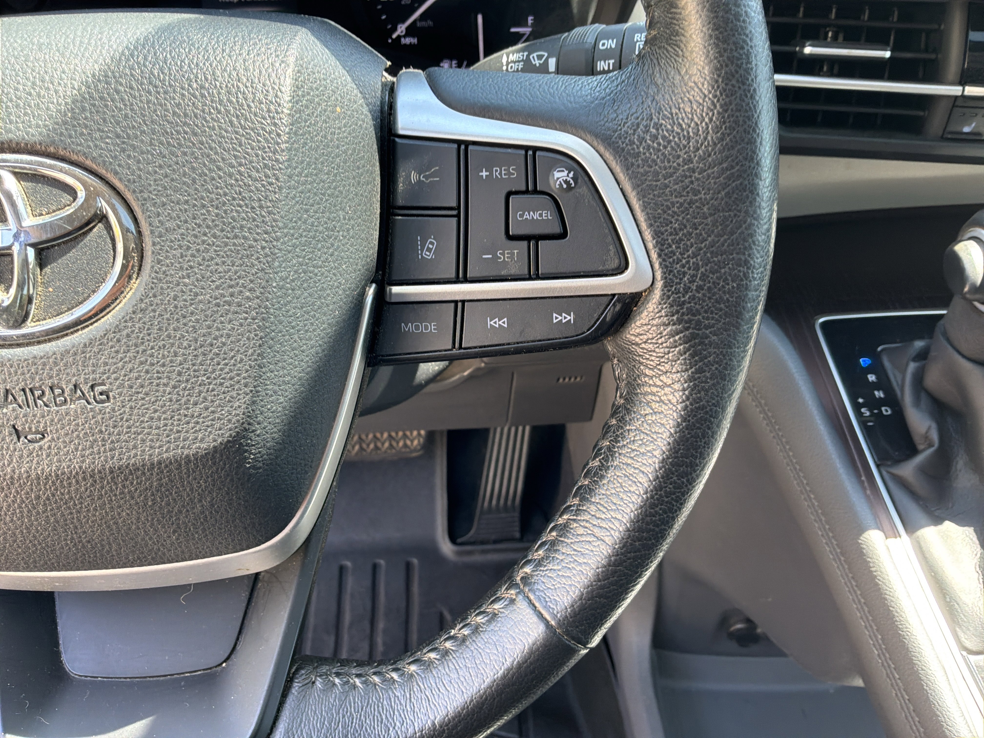 Used 2021 Toyota Sienna XLE image 20