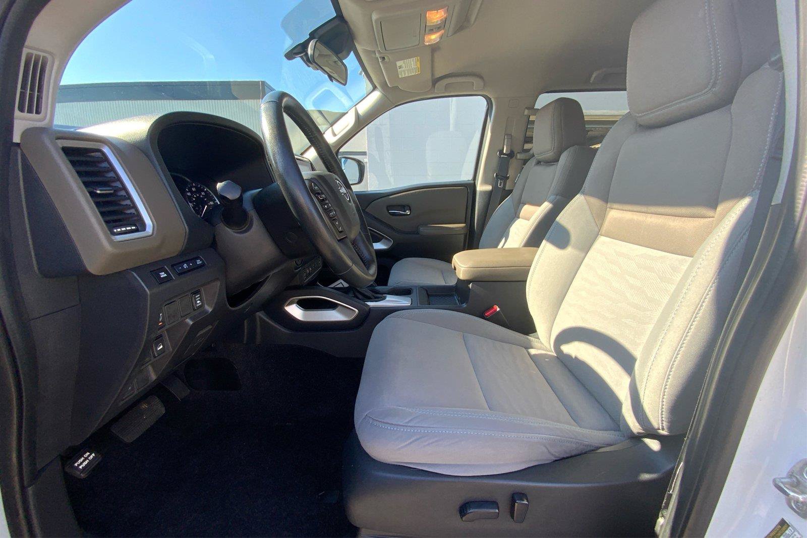 Used 2022 Nissan Frontier SV AWD/4WD image 10